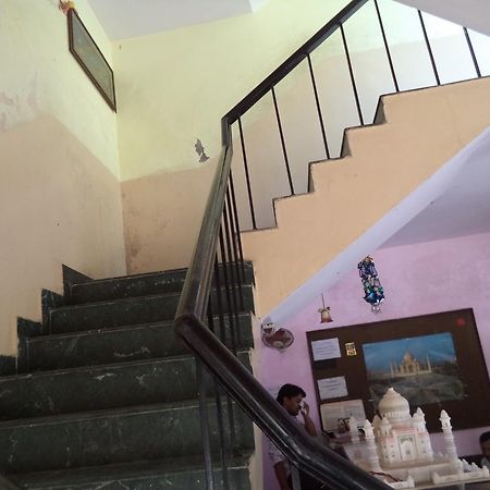 Hotel Viren Plaza Agra  Kültér fotó